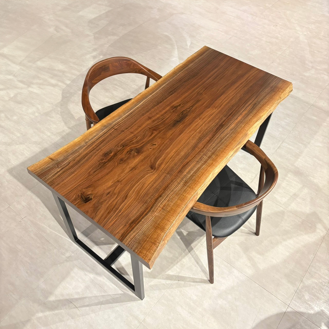 天神店おすすめのウォールナット一枚板