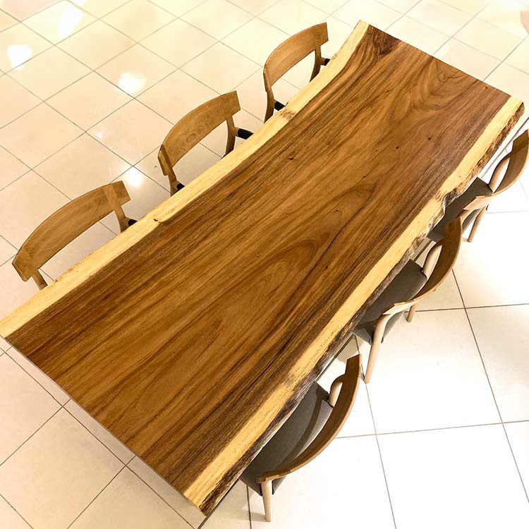 梅田店おすすめのモンキーポッド一枚板