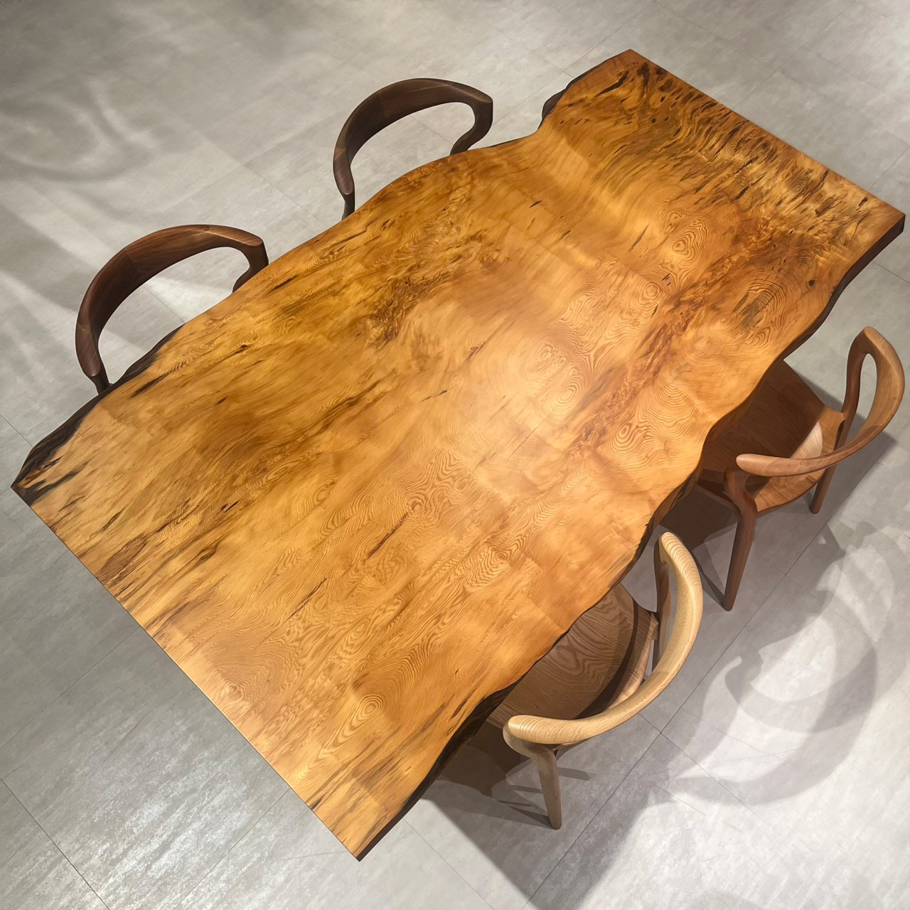 横浜店おすすめの屋久杉一枚板