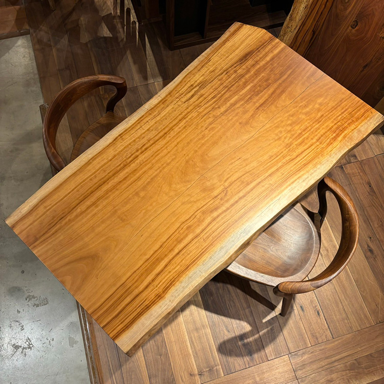 吉祥寺店おすすめのサクラ一枚板