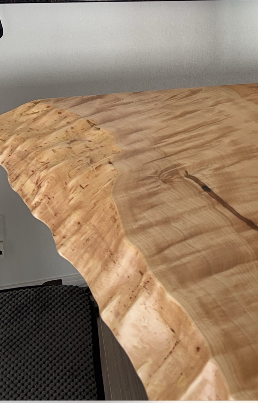 トチ一枚板テーブル納品事例