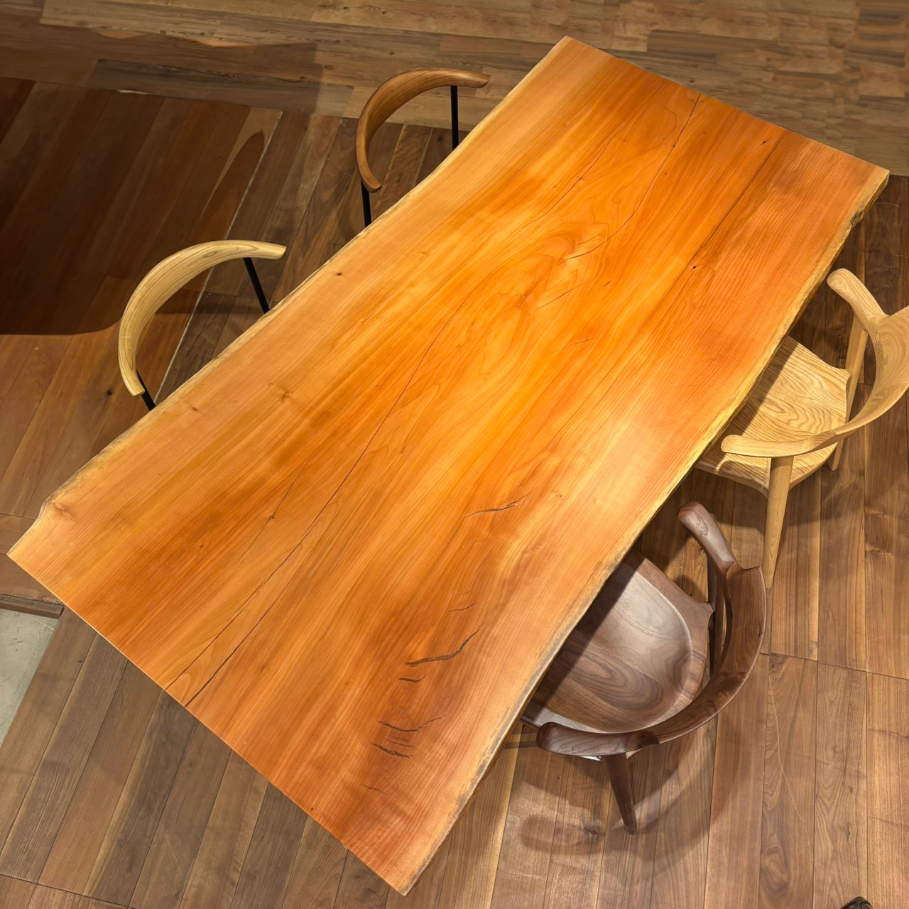 吉祥寺店おすすめのカツラ一枚板