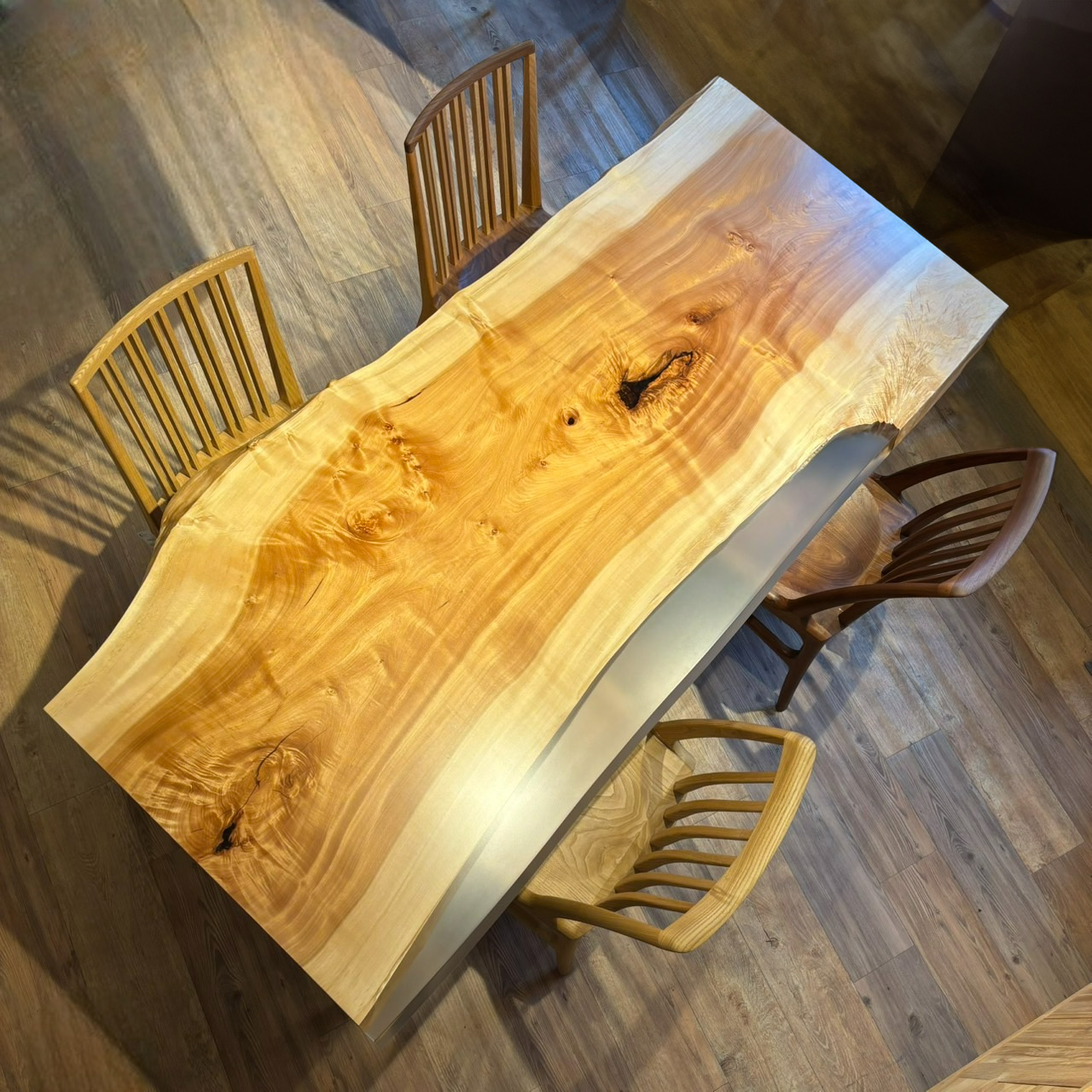 吉祥寺店おすすめのトチレジンテーブル