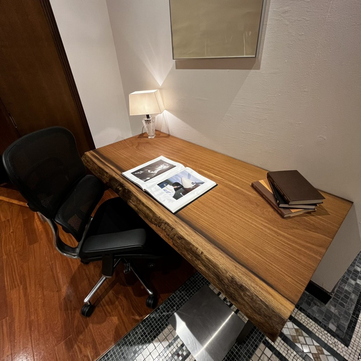 アサメラ一枚板デスク