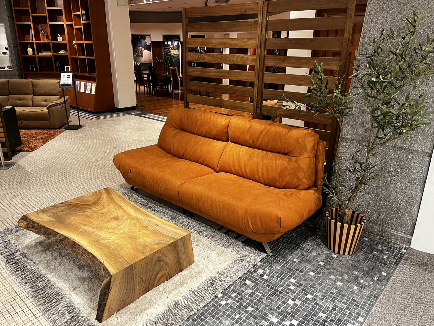 【神戸店】一枚板が作り出すぬくもりの時間