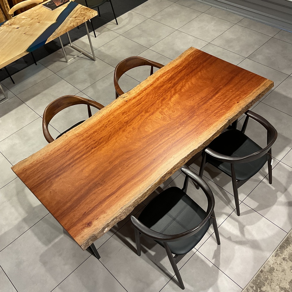 大川店おすすめのボセ一枚板