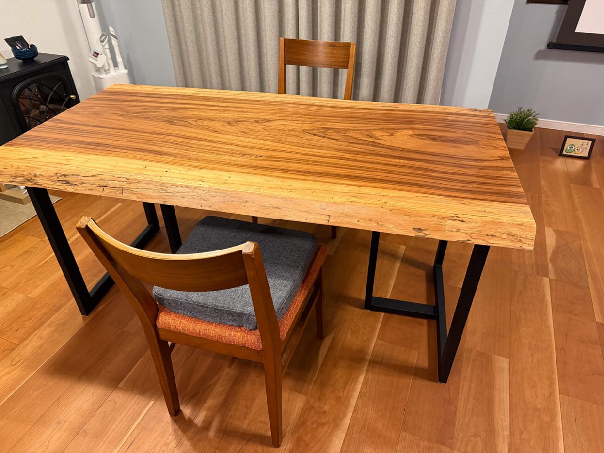 ベリの一枚板テーブル