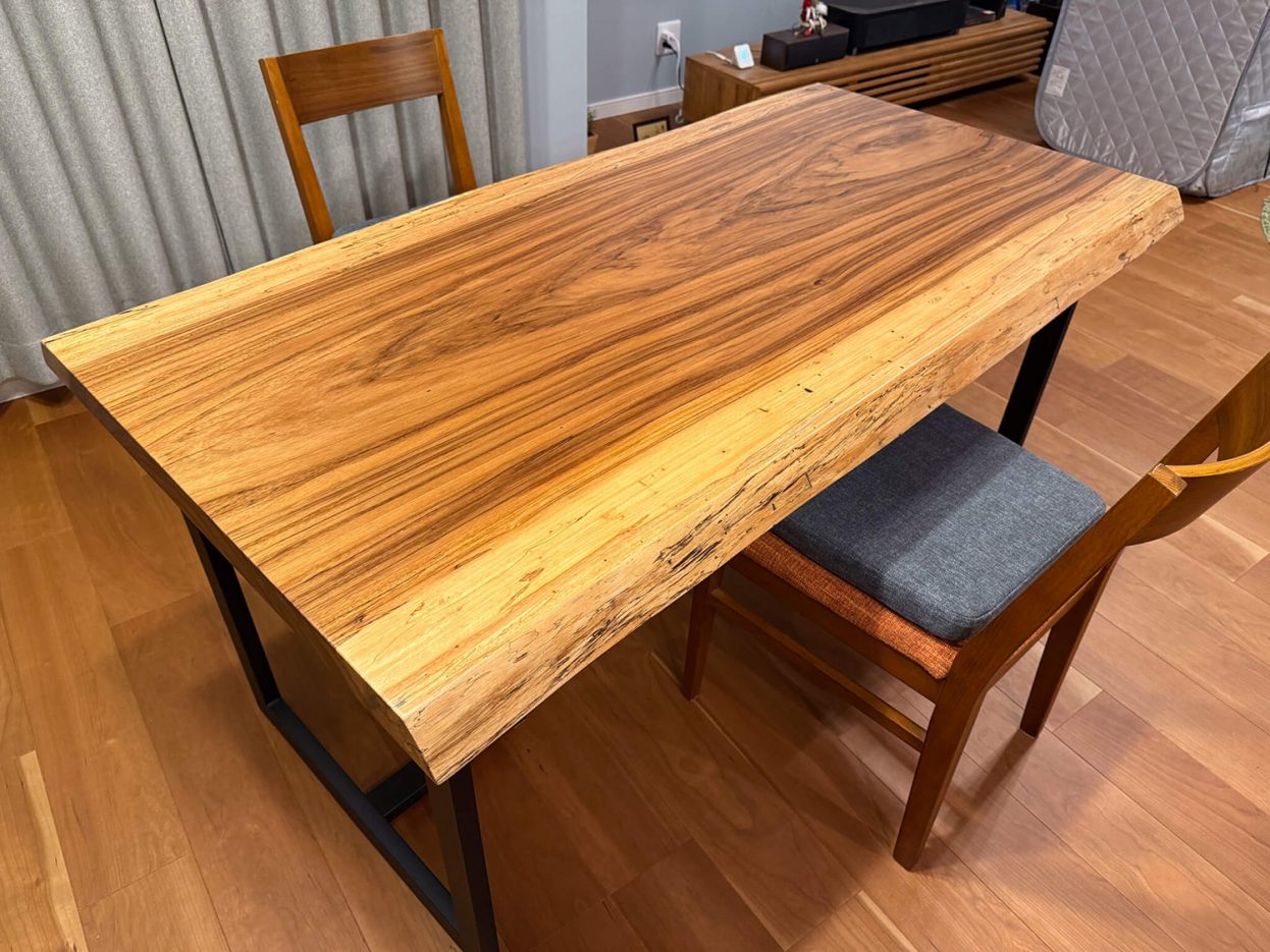 ベリの一枚板テーブル