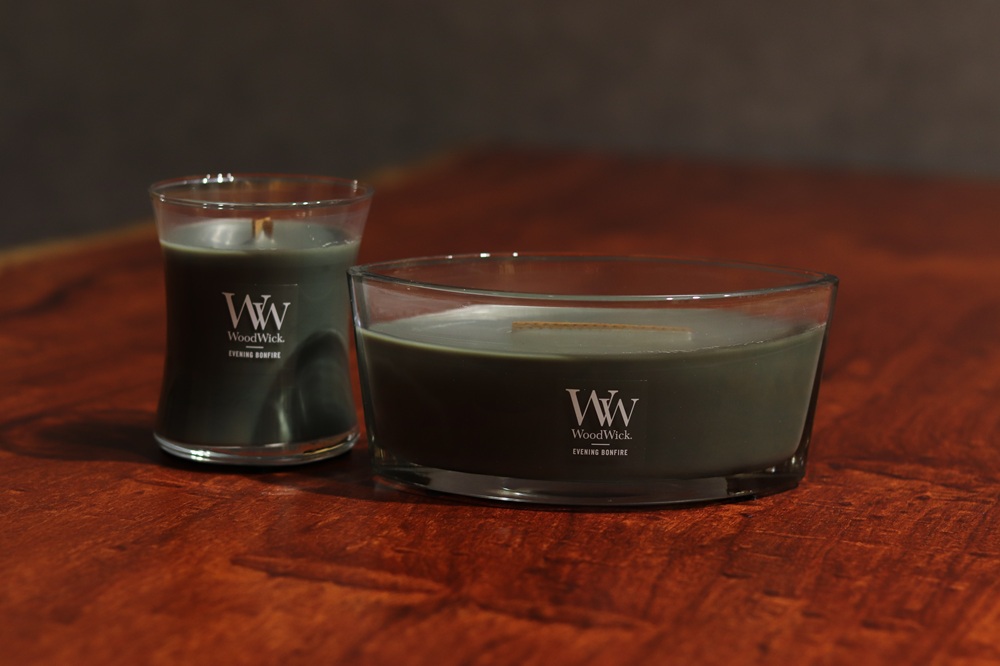 カリン一枚板とキャンドル