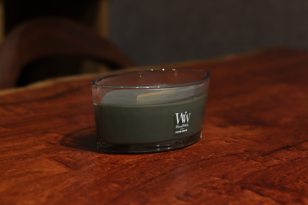 カリン一枚板とキャンドル