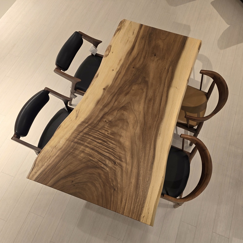 神戸店おすすめのモンキーポッド一枚板