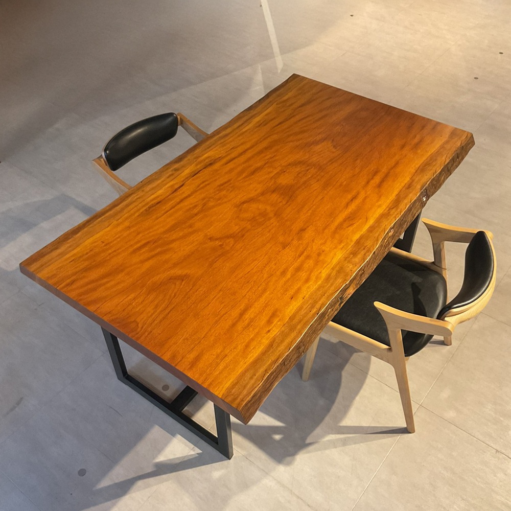 天神店おすすめのビリンガ一枚板