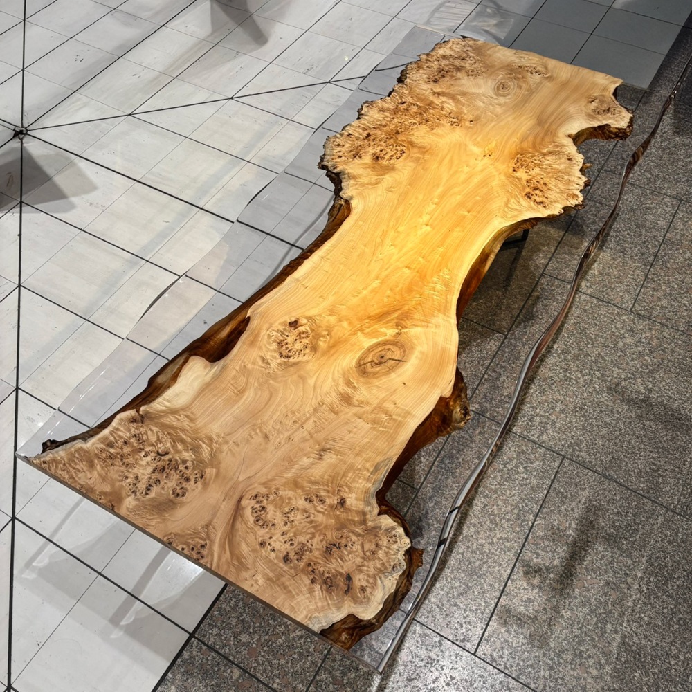 新宿店おすすめのポプラレジンテーブル