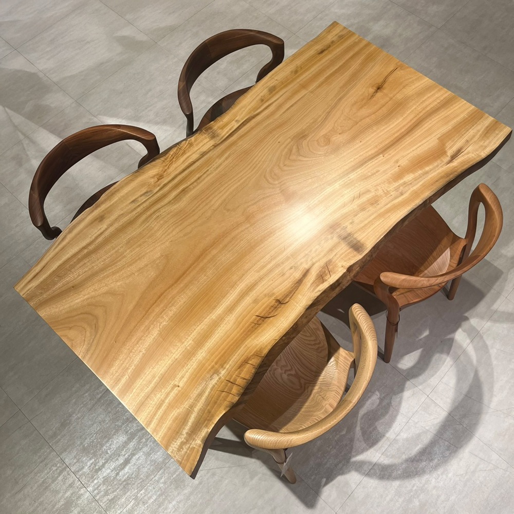 横浜店おすすめのクス一枚板