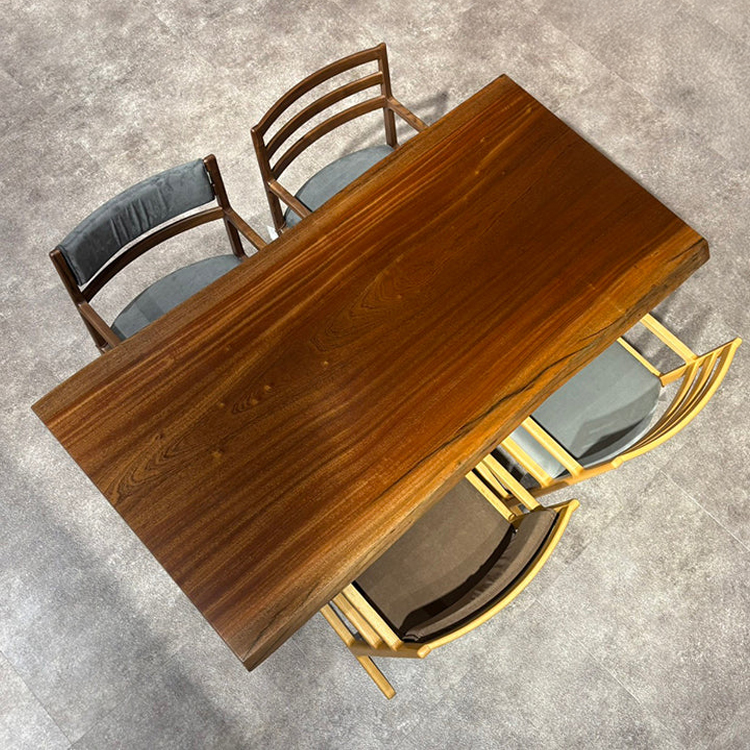 名古屋店おすすめのサペリ一枚板