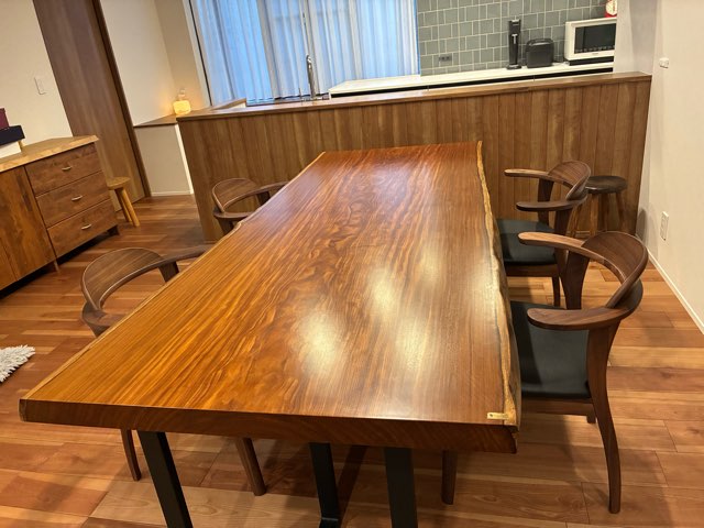 アサメラ一枚板テーブル納品事例