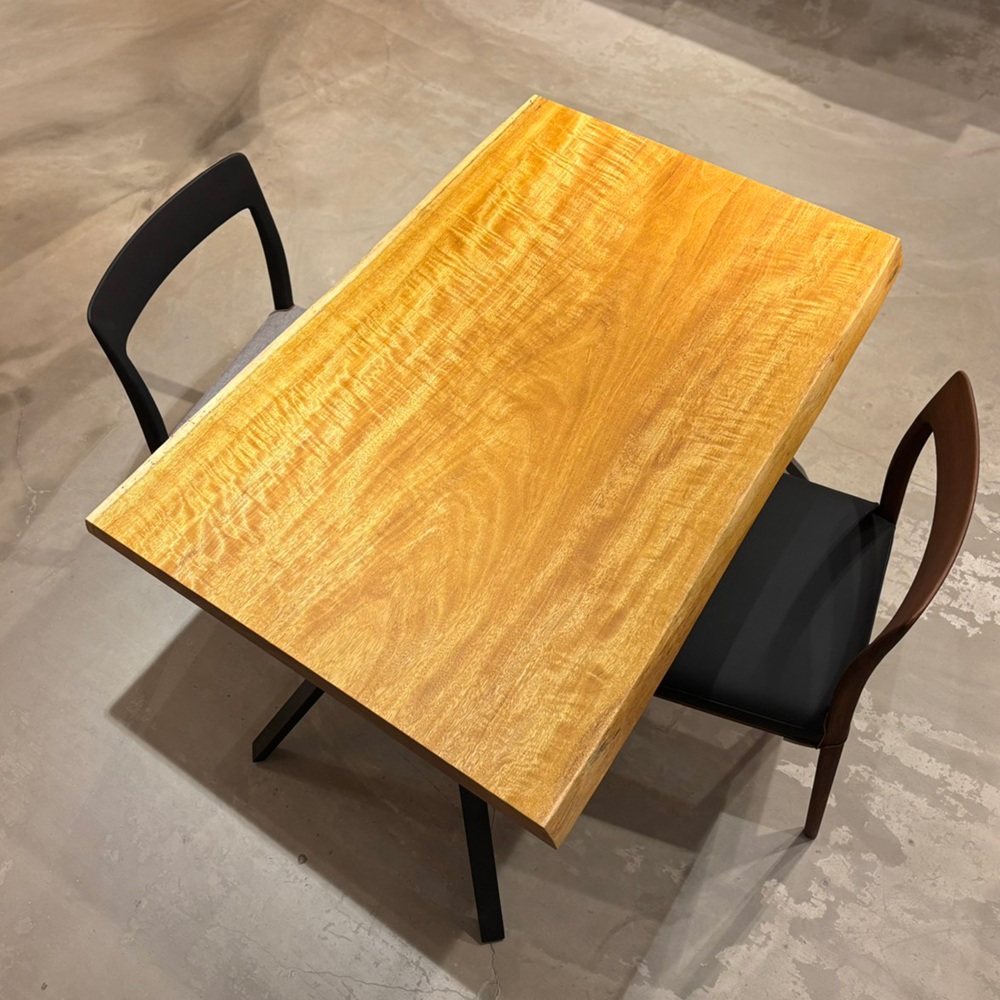 吉祥寺店おすすめのモビンギ一枚板