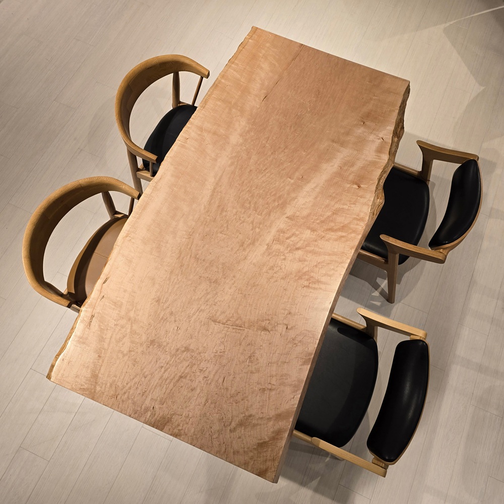 神戸店おすすめのカエデ一枚板