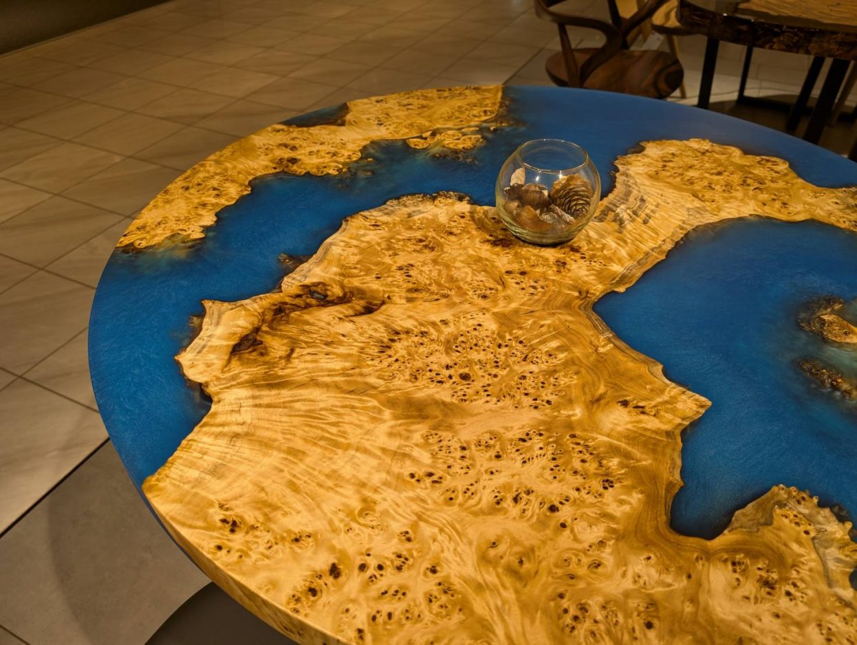 丸いレジンテーブル