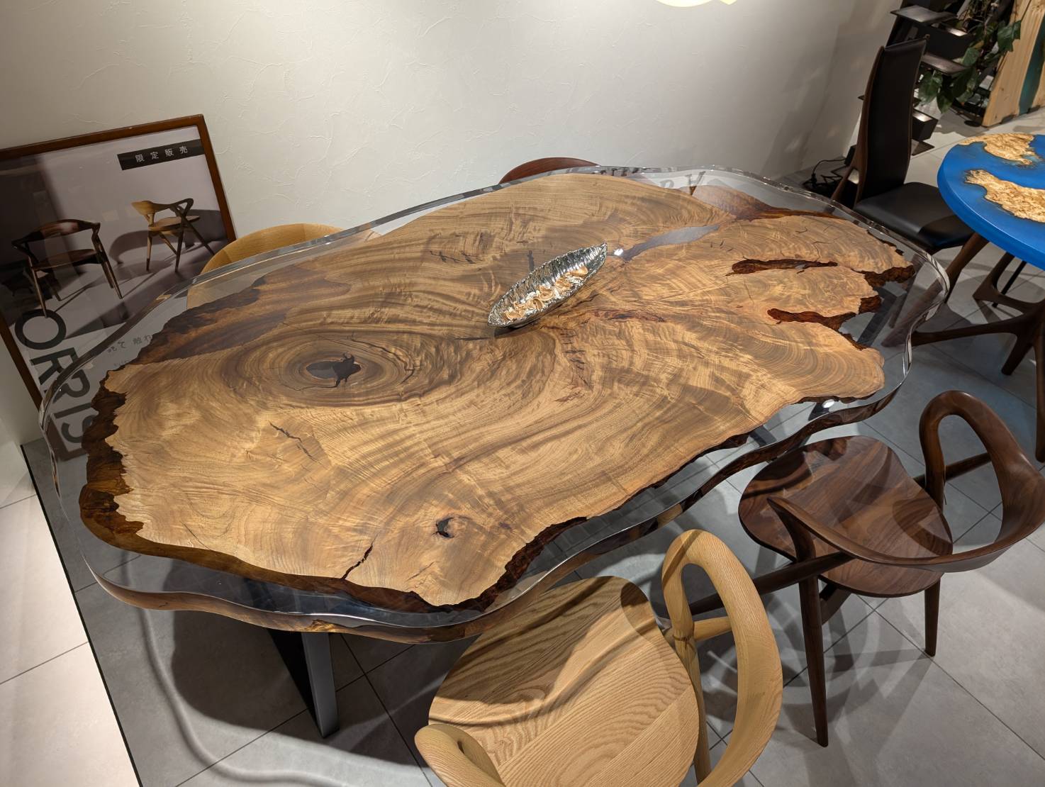 神代クスのレジンテーブル