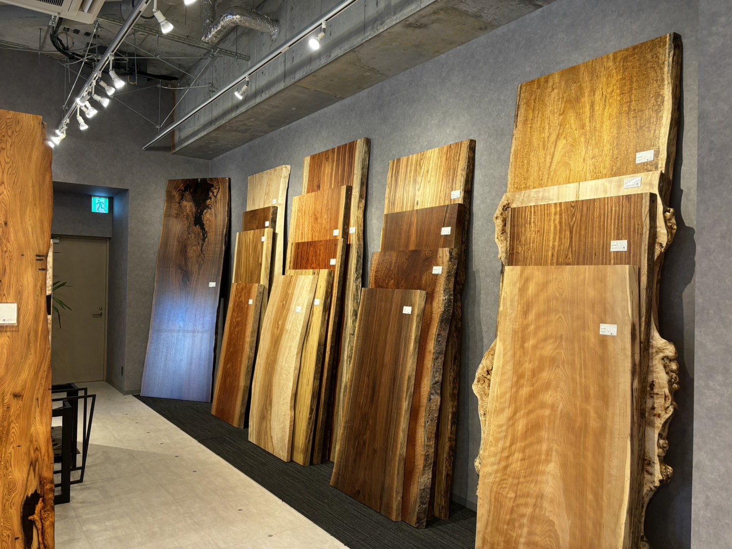 天神ギャラリー店内