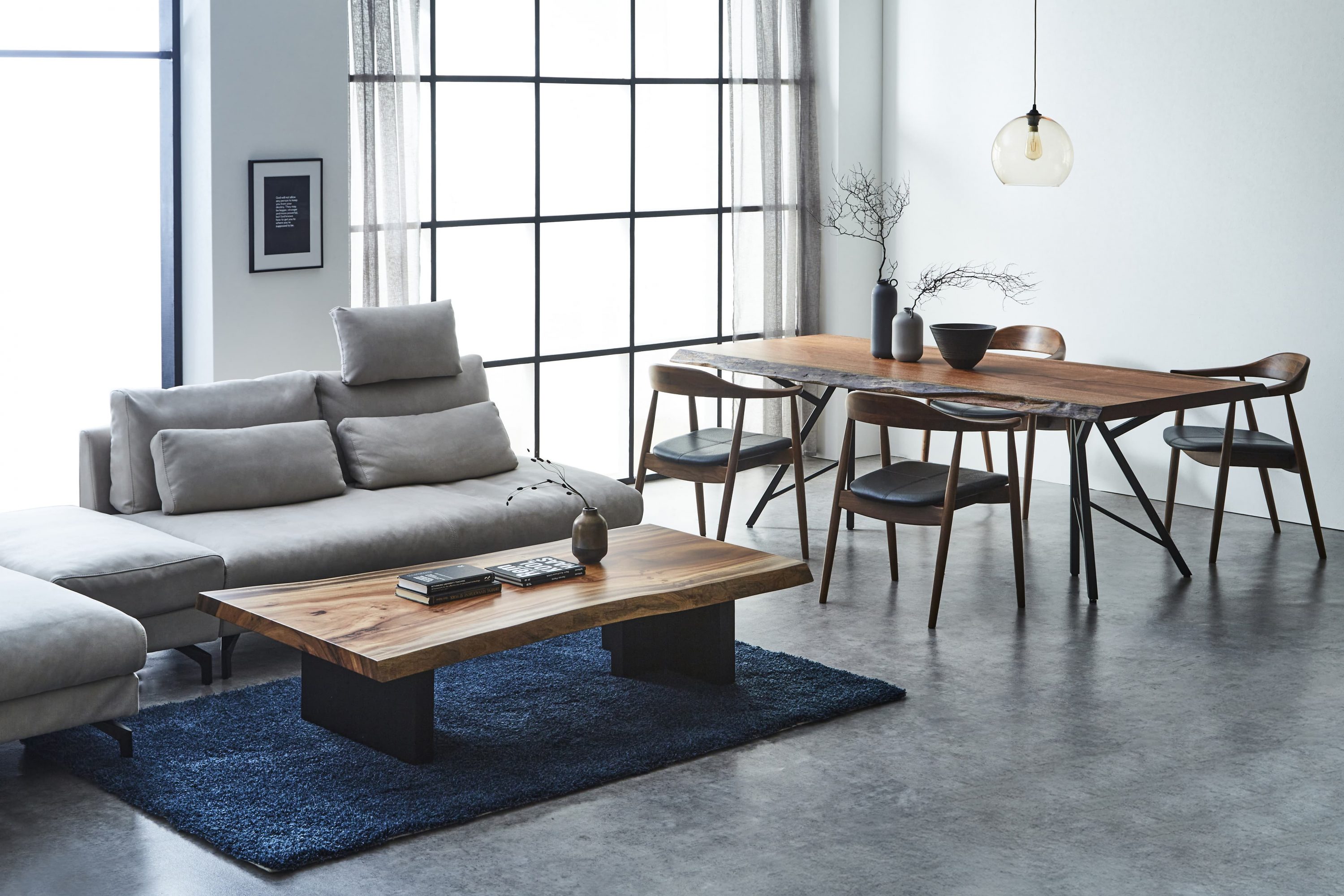 一枚板のリビングダイニング