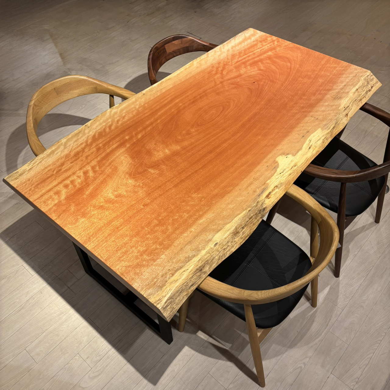 4/2-21　アトリエ木馬・新宿　一枚板フェア