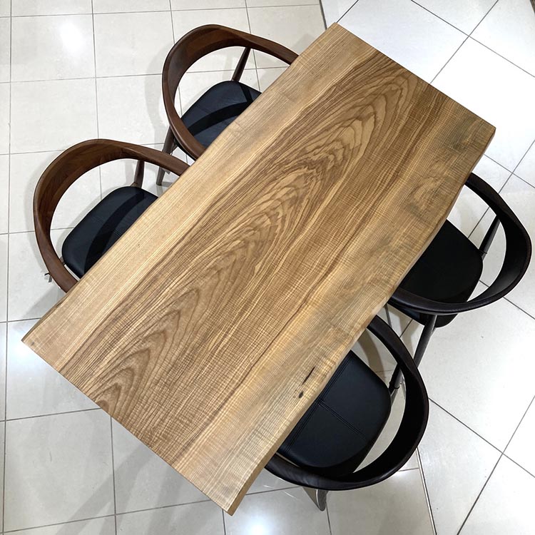 4月の店舗おすすめ一枚板