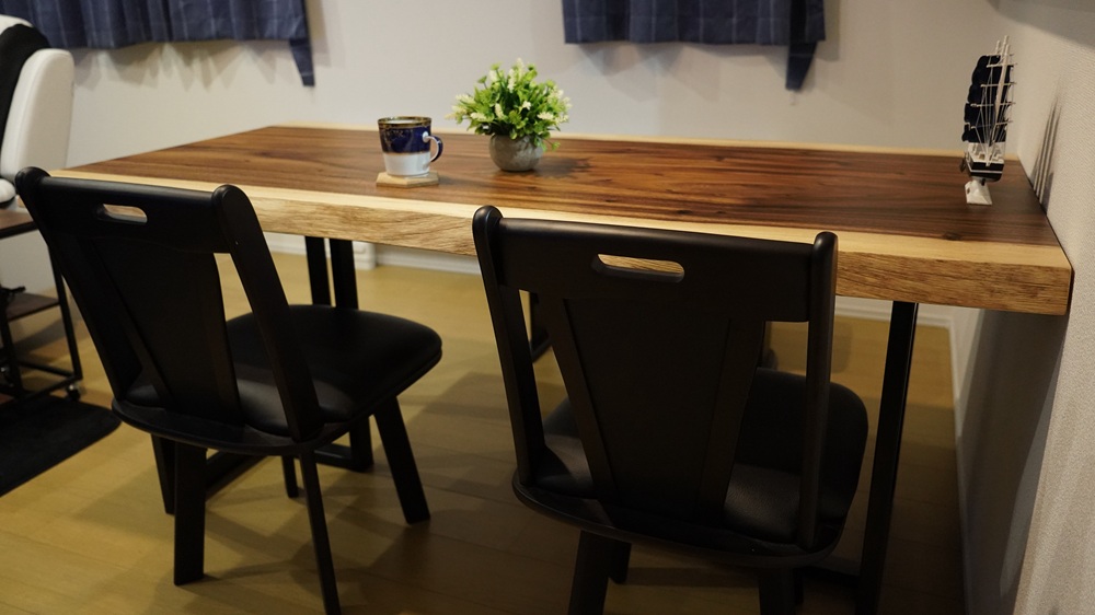 モンキーポッド一枚板テーブル納品事例
