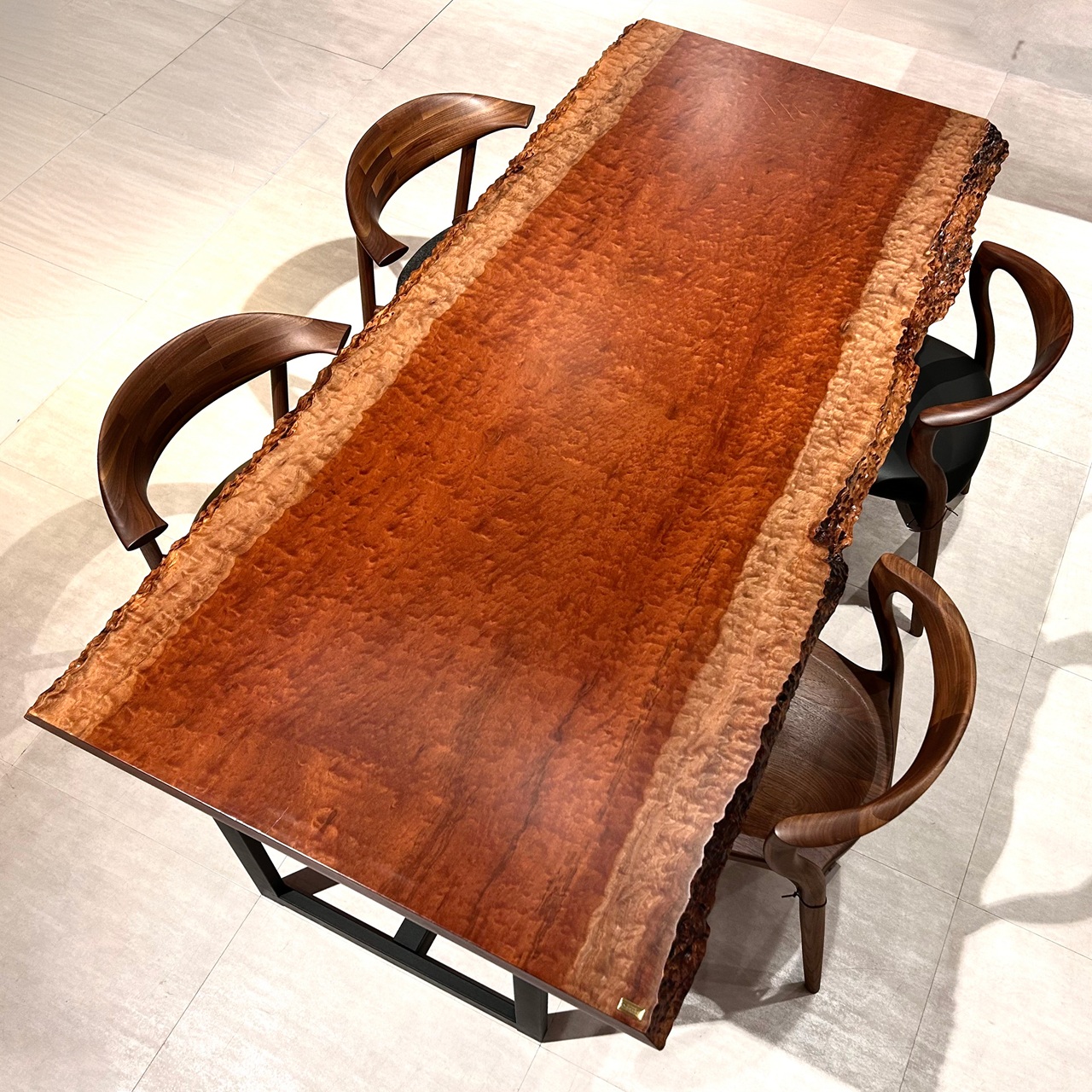 横浜店おすすめのモアビ一枚板