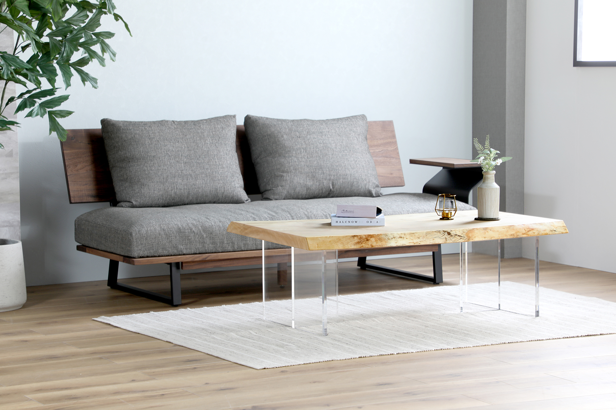 トチのリビングテーブル