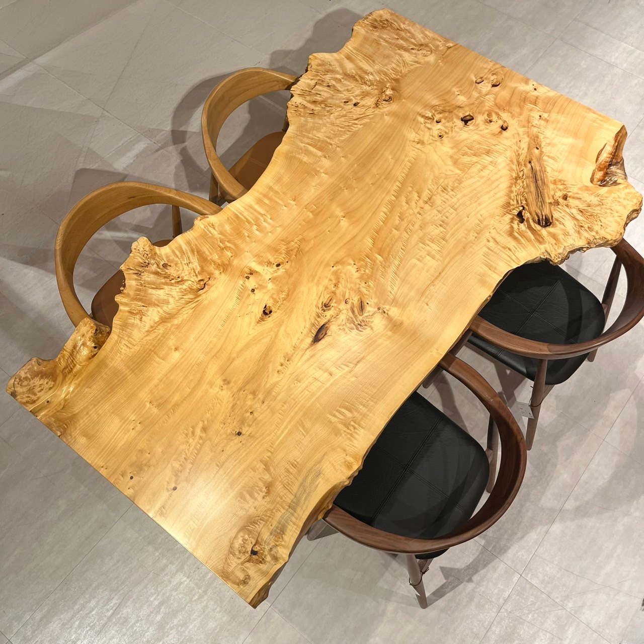 横浜店おすすめのポプラ一枚板