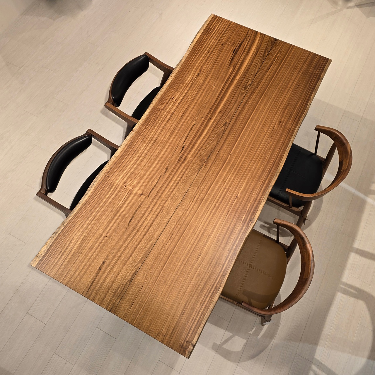 神戸店おすすめのベリ一枚板