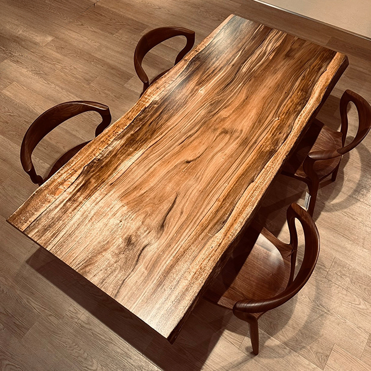 吉祥寺店おすすめのパプアニューギニアウォールナット一枚板