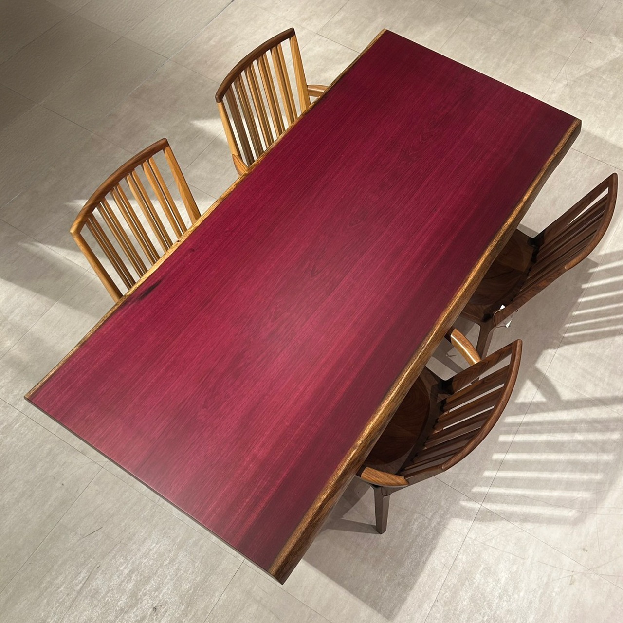 横浜店おすすめのパープルハート一枚板