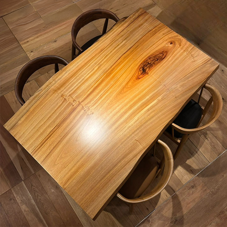 吉祥寺店おすすめのクス一枚板