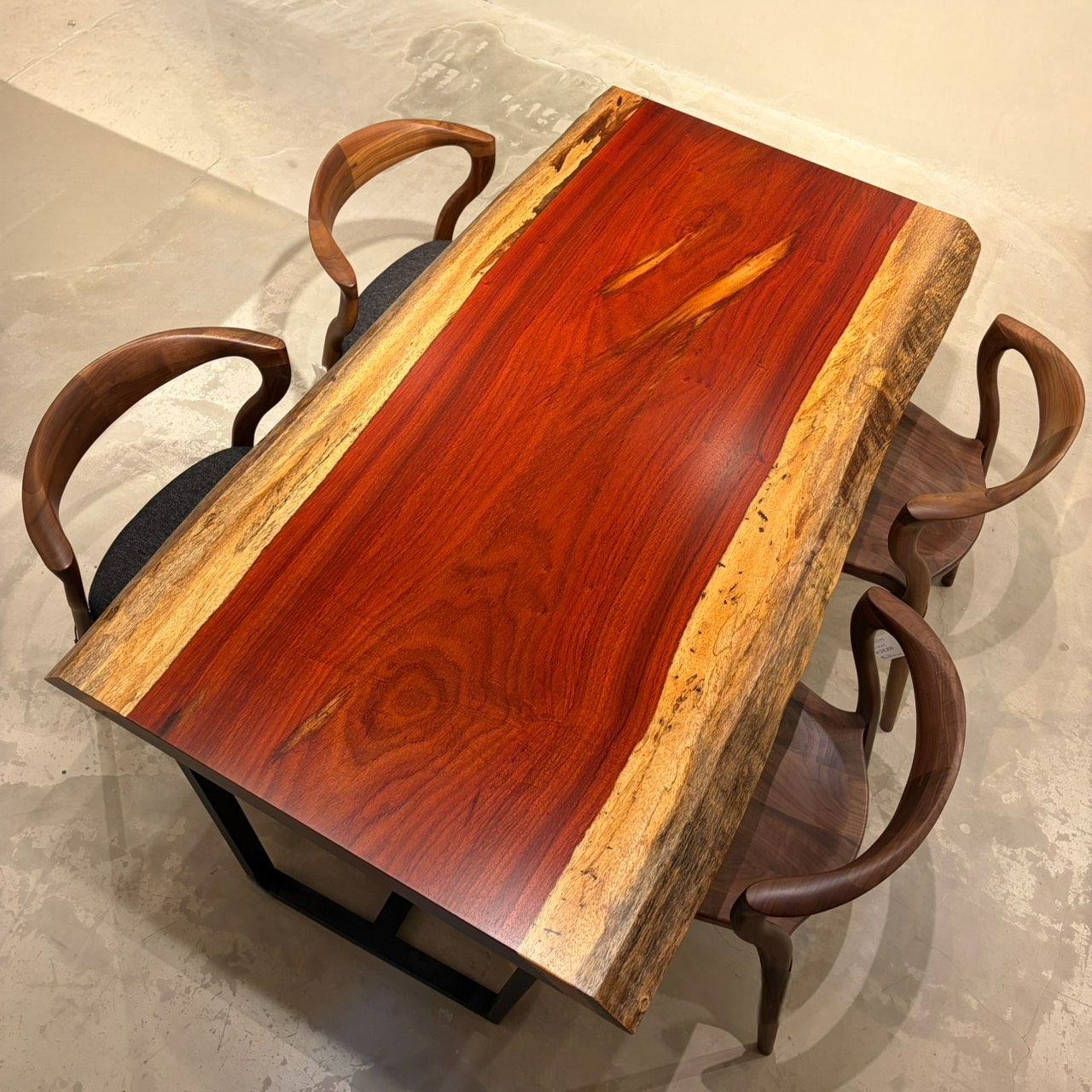 吉祥寺店おすすめのパドック一枚板