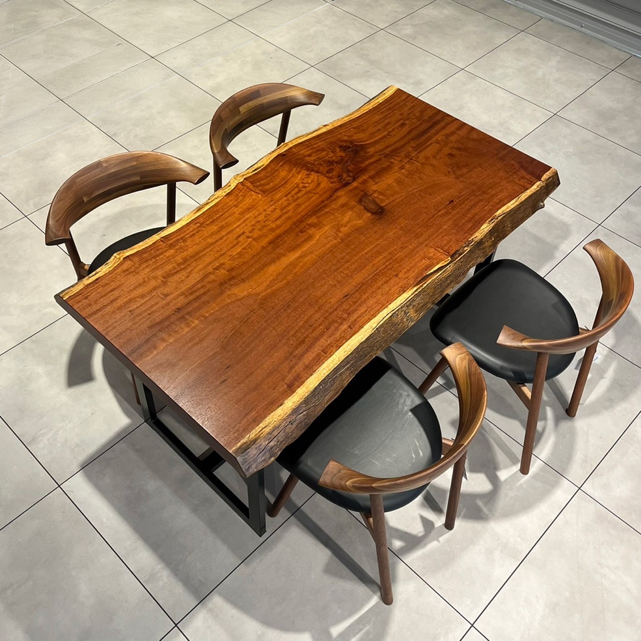 大川店おすすめのカリン一枚板