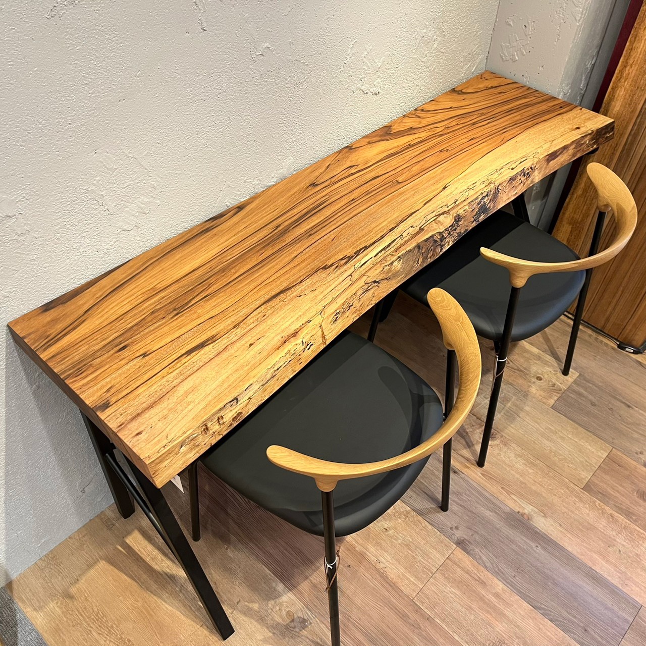 吉祥寺店おすすめのベリ一枚板デスク