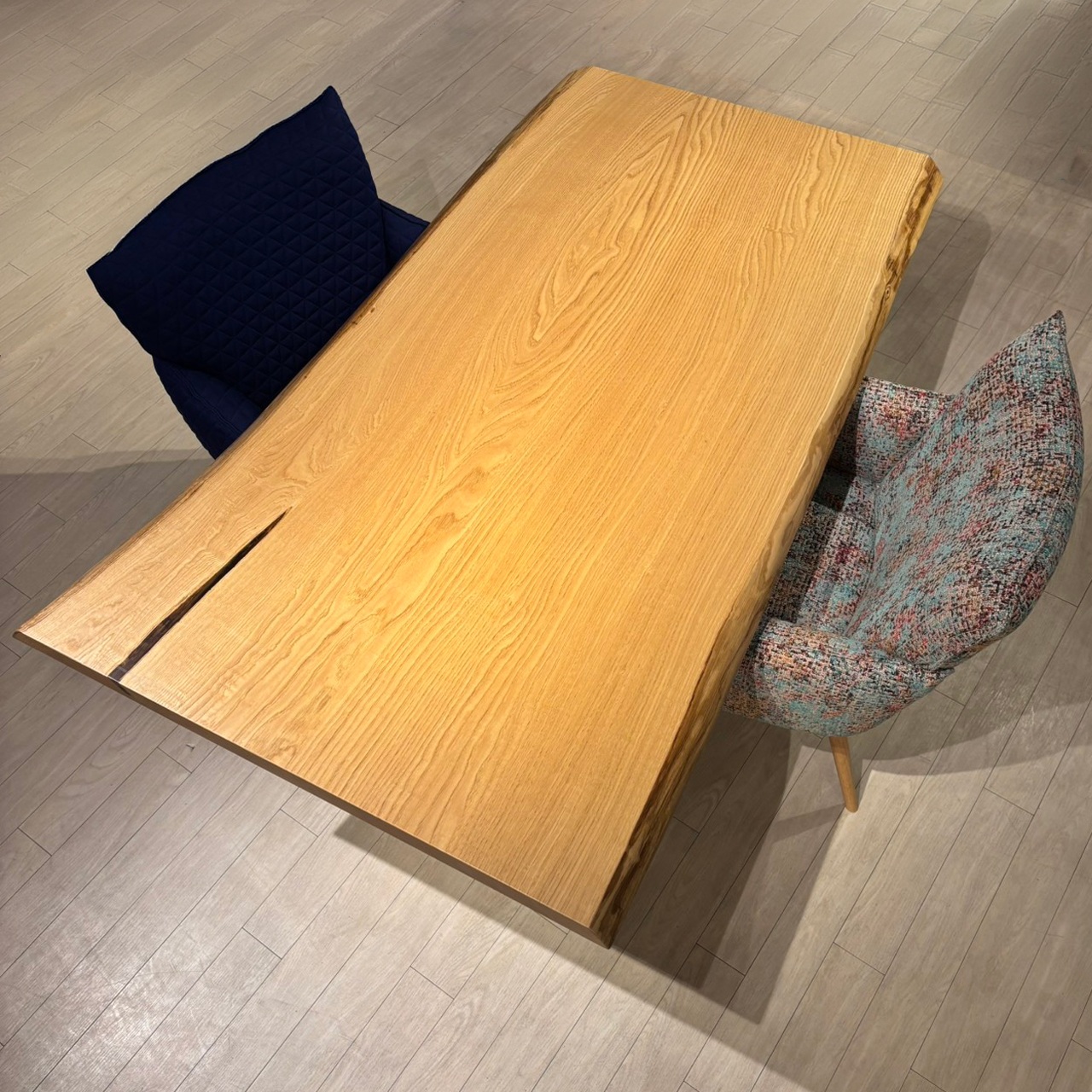 新宿店おすすめのクリ一枚板