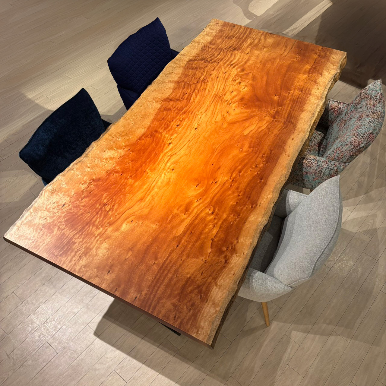 新宿店おすすめのボセ一枚板