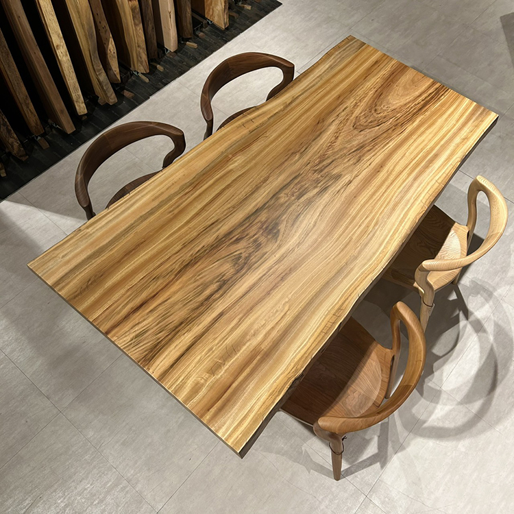 4月の店舗おすすめ一枚板