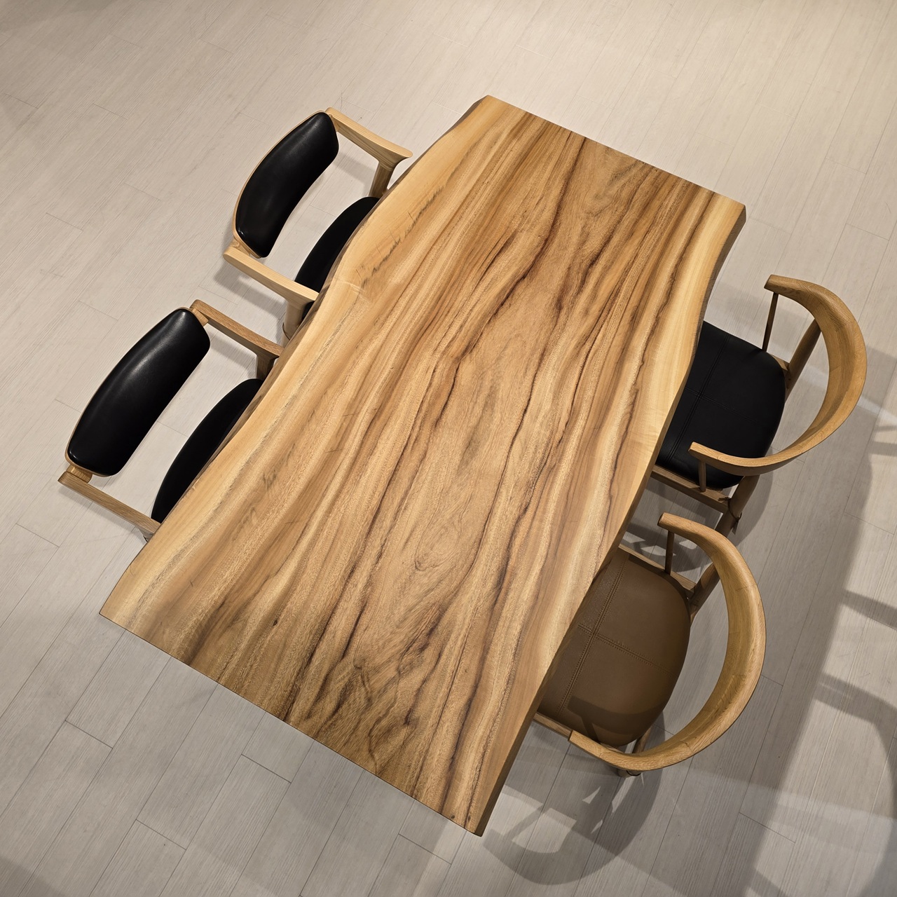 神戸店おすすめのクス一枚板