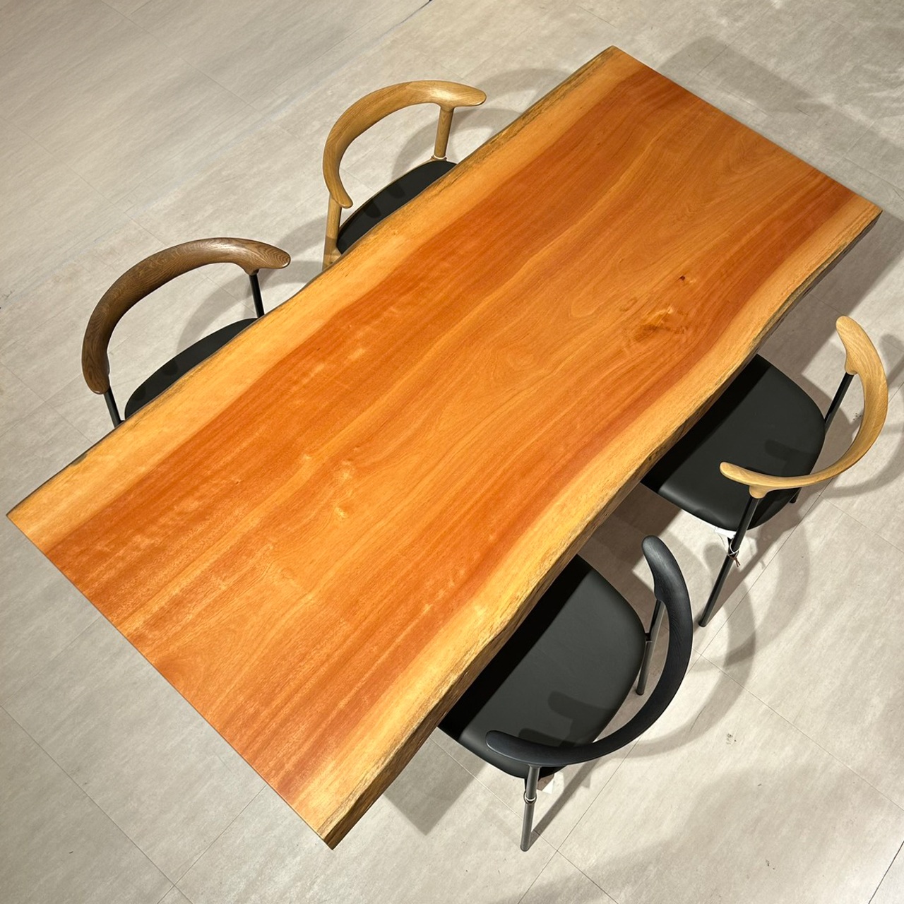 横浜店おすすめのボセ一枚板