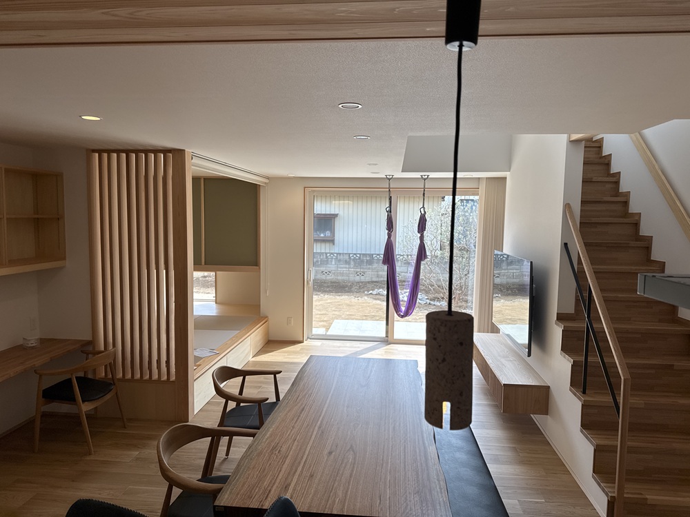 ベリ一枚板テーブル納品事例