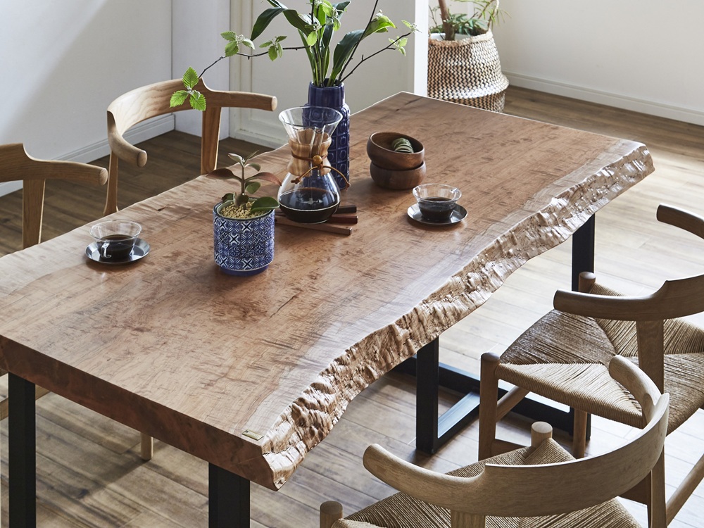 楓の木とは？　木材の特徴とインテリアに使用した際の魅力について解説