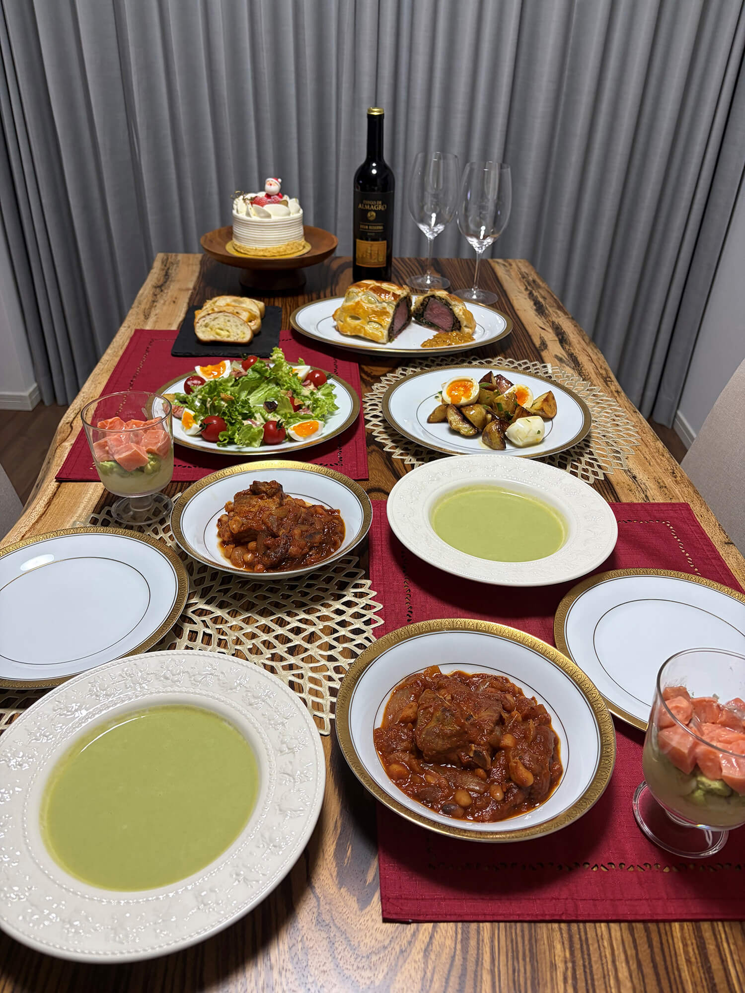 ゼブラの一枚板テーブル