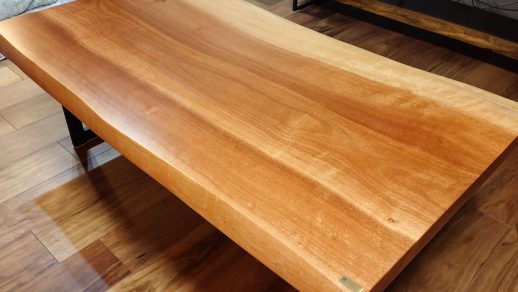 ボセ一枚板のリビングテーブルの納品事例