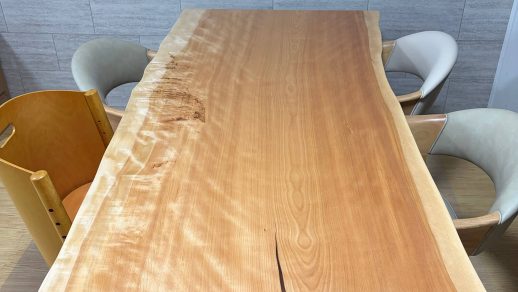 マカバ一枚板テーブルの納品事例