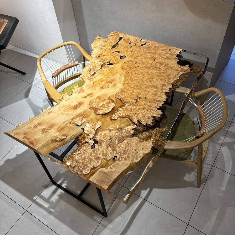 イチョウの一枚板レジンテーブル